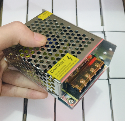 L'alimentation en courant continu à tension constante 25W 5V pour l'éclairage LED Nice 110V/220V entrée CA