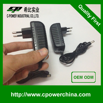 Type de sortie en courant continu C-alimentation électrique 12V 1A AC Adaptateur de courant courant continu 1000mA