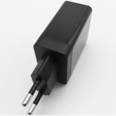 Sortie en courant continu 5V 1A/2A UE Adaptateur de sortie USB avec chargeur USB