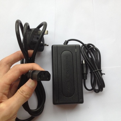 Adaptateur d'alimentation en courant continu à courant alternatif de bureau certifié CE avec tension d'entrée AC 100-240V 50/60HZ