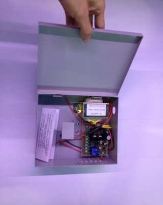 Contrôle d'accès batterie de secours 12V 5A 5V alimentation pour une performance ininterrompue