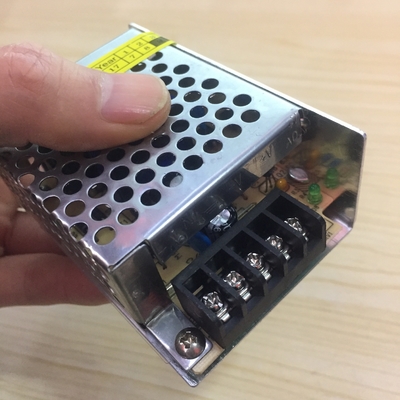 Test QC AC DC 9V 12V 28V 36V 48V 5V alimentation pour la puissance de sortie du banc 1 50W