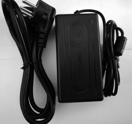 Adaptateur de courant 12v 5a DC commutateur AC DC gratuit 1000pcs type de sortie unique