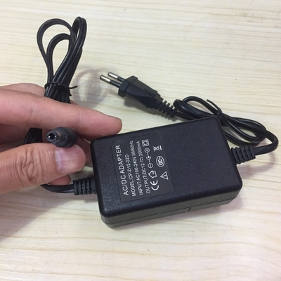 Adaptateur de courant alternatif/circulateur continu de 24 W pour caméra de surveillance de la fréquence de sortie 50/60 Hz Puissance de sortie 1-50 W