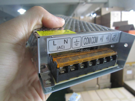 24v Voltage de sortie L'alimentation en courant continu à LED argenté pour les besoins du client par C-Power