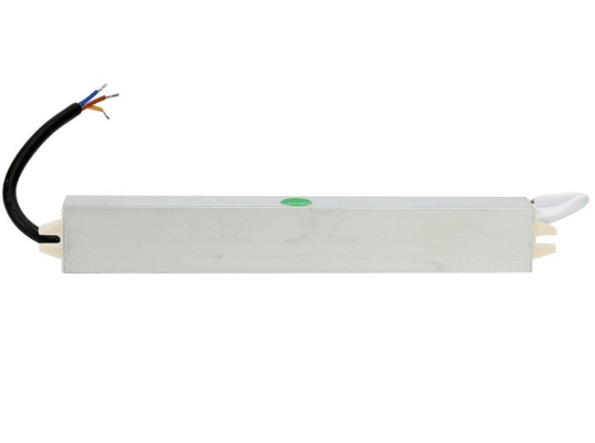 Conducteur LED à sortie de tension constante 12V 30W pour l'entrée AC 100-270V et conception imperméable à l'eau