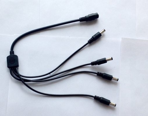 Convertisseur de séparateur d'alimentation de cuivre 1 féminin à 4 mâles pour caméra de vidéosurveillance DVR 12V