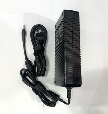 Type de bureau 240W 12V 20A Adaptateur d'alimentation en courant continu alternatif pour l'économie d'énergie par CCTV/LED/ECT