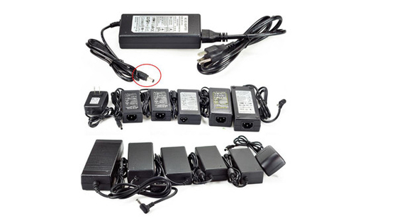 AC100-240V 48V 2A 96W Adaptateur d'alimentation en courant continu à tension constante par C-Power avec matériaux