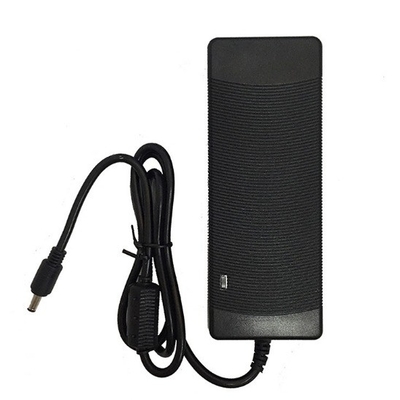 12VDC Voltage de sortie Connexion de bureau C-puissance 100-240V AC 10A 120W Chargeur d'adaptateur