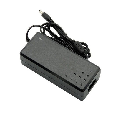 AC100-240V Entrée 15V 3A Adaptateur de courant continu avec câble de 1,2 m et sortie maximale de 45W par C-Power