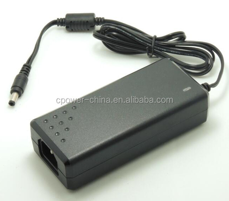 Adaptateur électrique à courant continu de 18 V 3 A à tension constante et connecteur à courant continu de 5,5*2,1/5,5*2,5