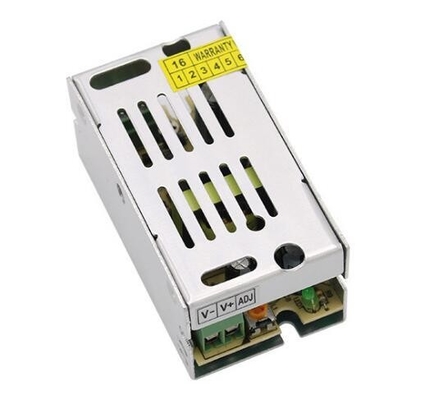 Voltage constant 15w Unité d'alimentation électrique à la mode Unité de distribution d'énergie 12v CC