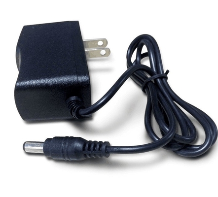 5V 1A Adaptateur de courant courant continu C-Power avec connecteur CC optionnel et efficacité 85% Min