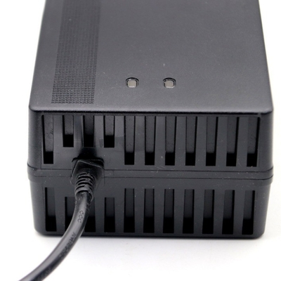 C-Power 20S 73V DC AC110/220V 60V 4A LiFePO4 Chargeur de batterie au lithium pour le connecteur de demande