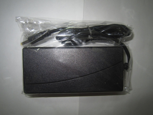 Adaptateur d'alimentation LED 12V 5A 60W avec prise à 3 broches et tension d'entrée 220V