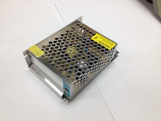 L'alimentation de la caméra de vidéosurveillance à bande LED 24V 1A 24W avec court-circuit et protection contre les surtensions