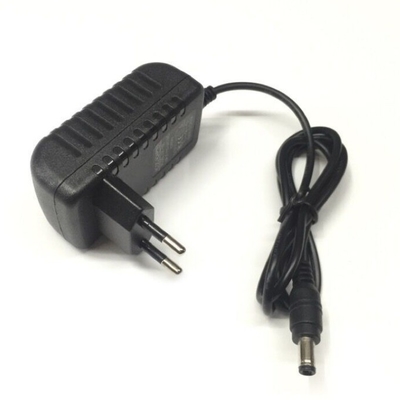 Compétition Adaptateur d'alimentation de type de sortie CC de 8 W pour l'alimentation en C à l'entrée AC100-240V