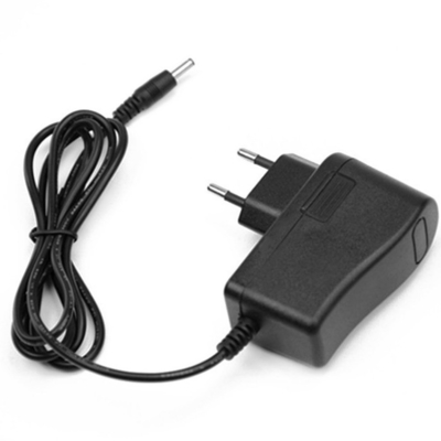 C-Power 12V 0,7A 700mA adaptateur d'alimentation La solution parfaite pour les appareils noirs et blancs