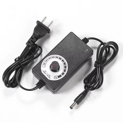 Adaptateur d'alimentation réglable de tension réglable