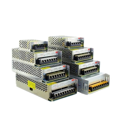 240W AC DC Commutateur alimentation DC12V 20A avec protection contre les surtensions et 82% d'efficacité