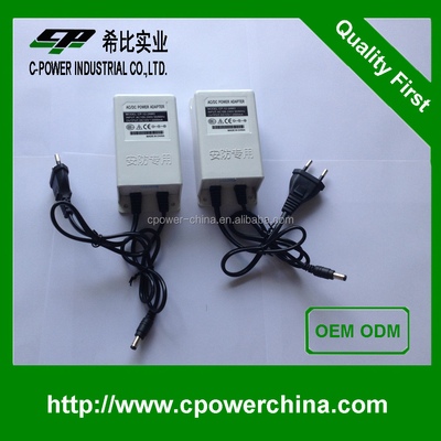 Adaptateur d'alimentation extérieur 12V 24W avec courant de sortie 2000mA et conception blanche docile