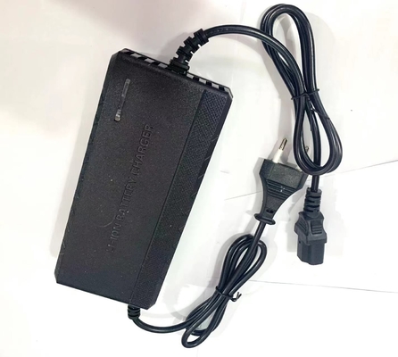 Chargeur de batterie adaptateur 25,2 V 2 A puissant et pratique pour les batteries au lithium C-Power