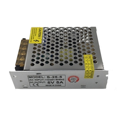 25W DC 5525 Entrée d'alimentation AC 110V 220V 5V 5A avec protection contre les surcharges